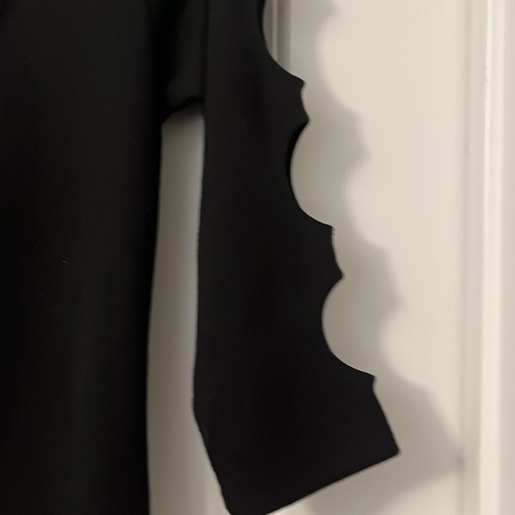 SEXY BLACK ⚫️COLD SHOULDER 👗 LOW CUT DRESS 💜 ZIPPERED LARGE - Picture 5 of 12